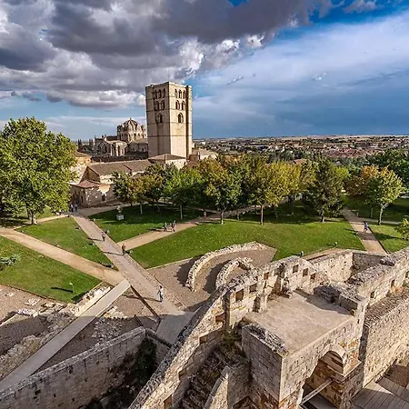 La Ermita Apartment *