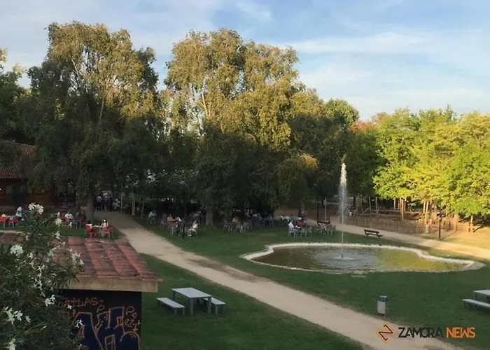 La Ermita 아파트 사모라